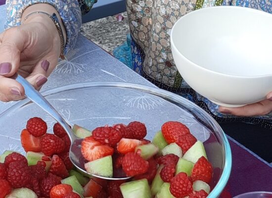 Een lekkere fruitsalade tijdens de yoga retraite en yoga vakantie