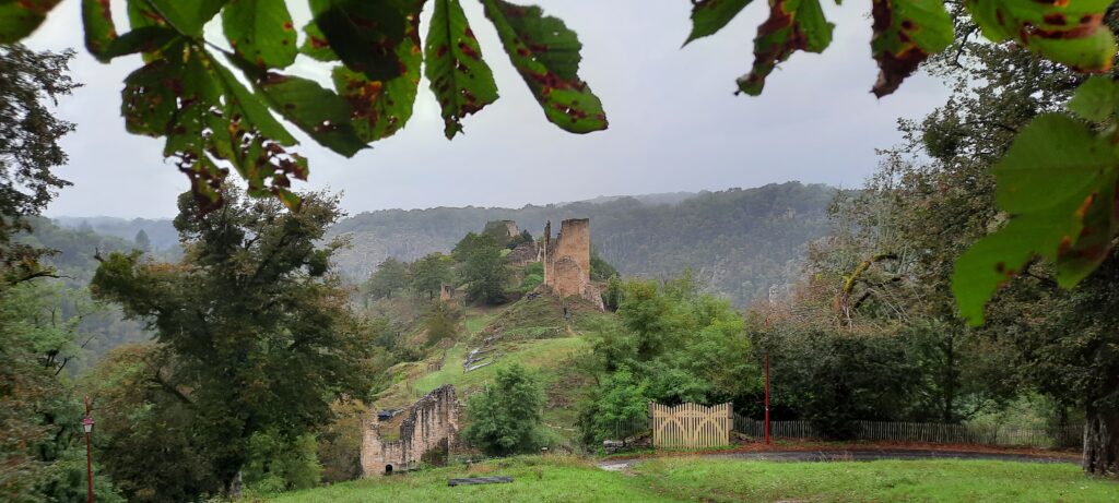 Les ruines du forteresse de Crozant